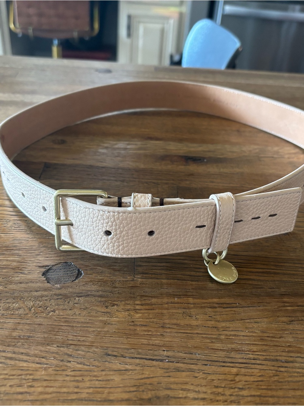 Women's Pebbled Leather Belt with Gold Hardware and Charm - Beige / Cream